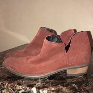 Crevo low ankle bootie